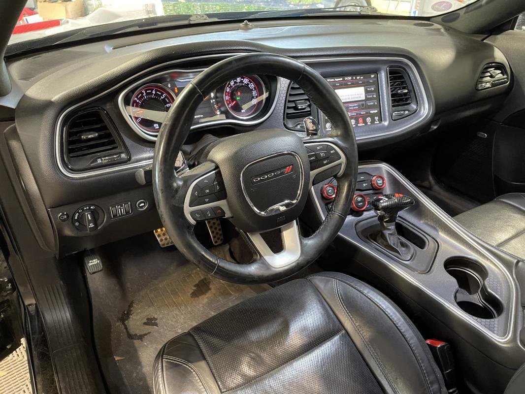 Dodge Challenger - Photo 22