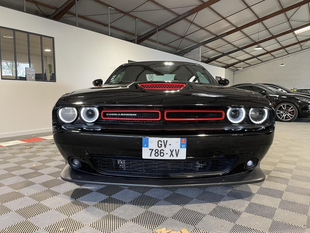 Dodge Challenger - Photo 3