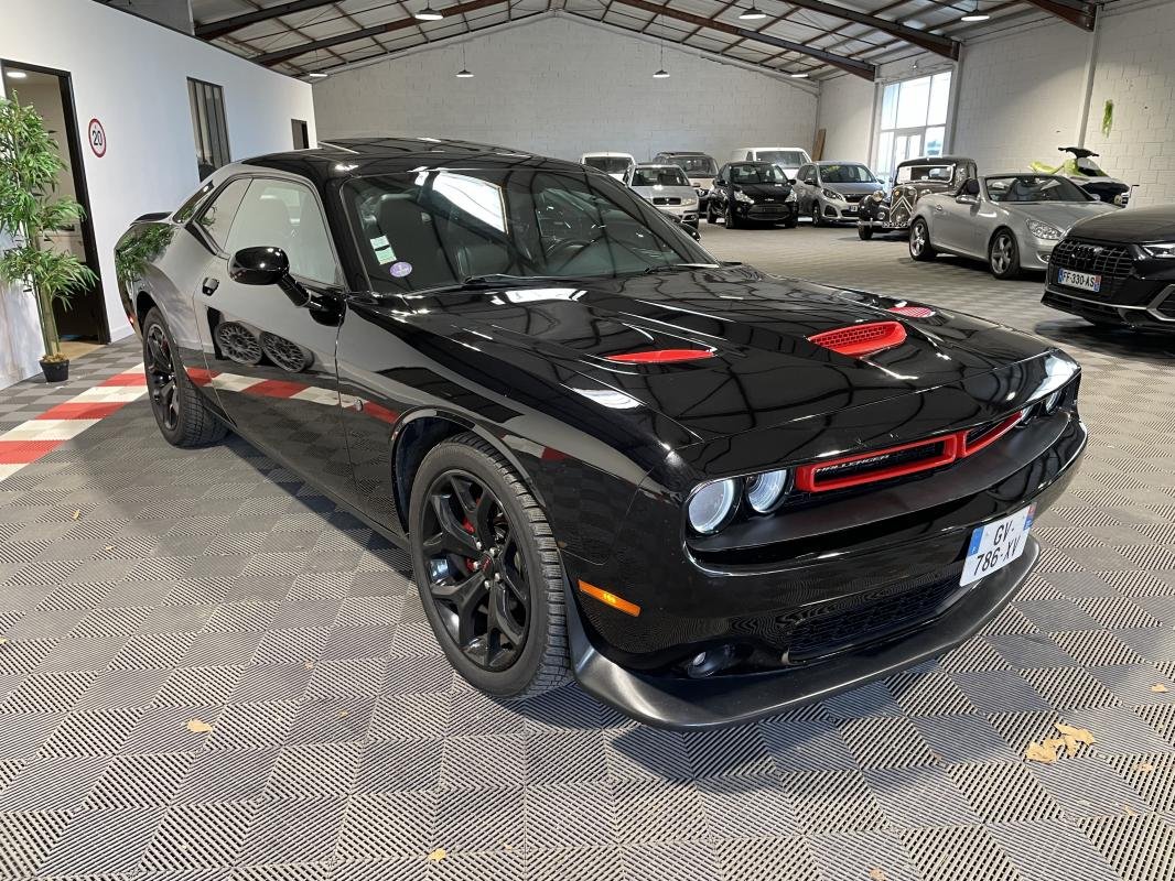 Dodge Challenger - Photo 4