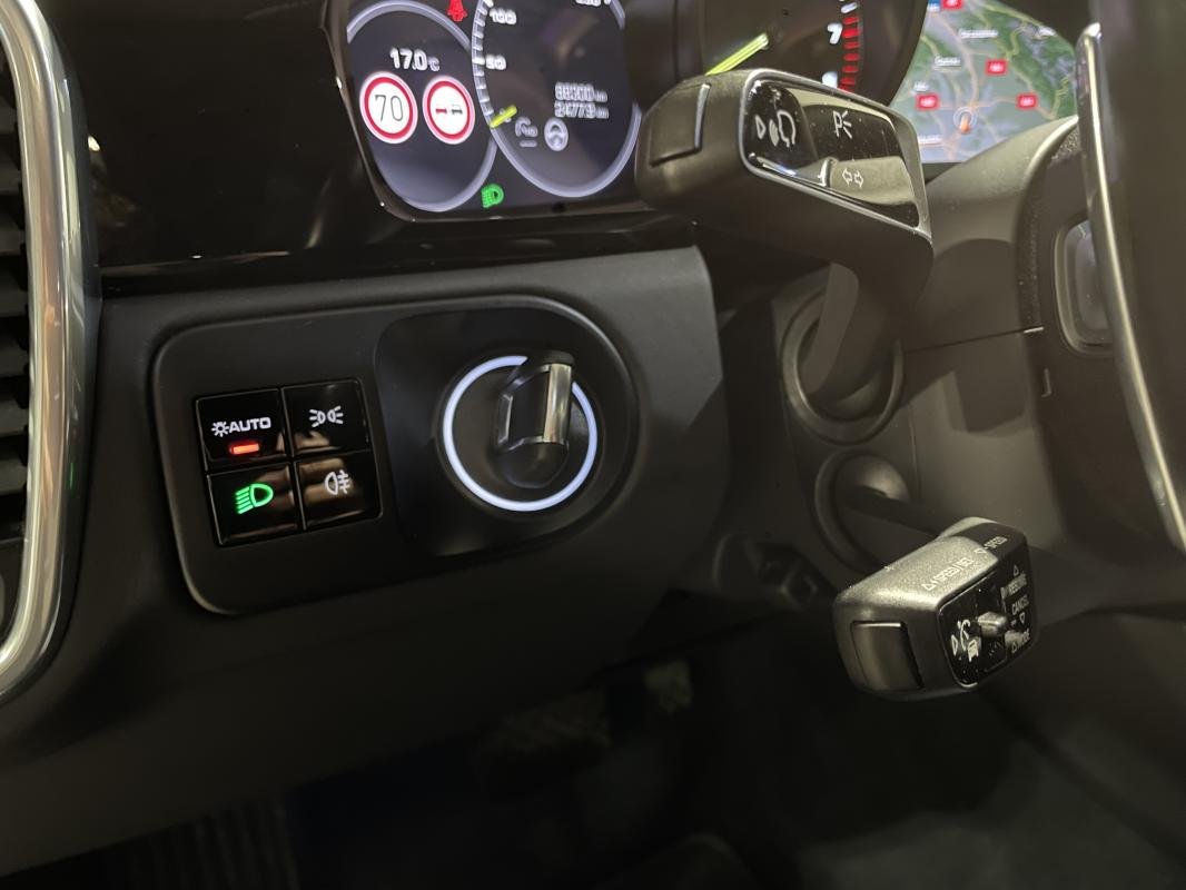 Porsche Cayenne - Photo 21