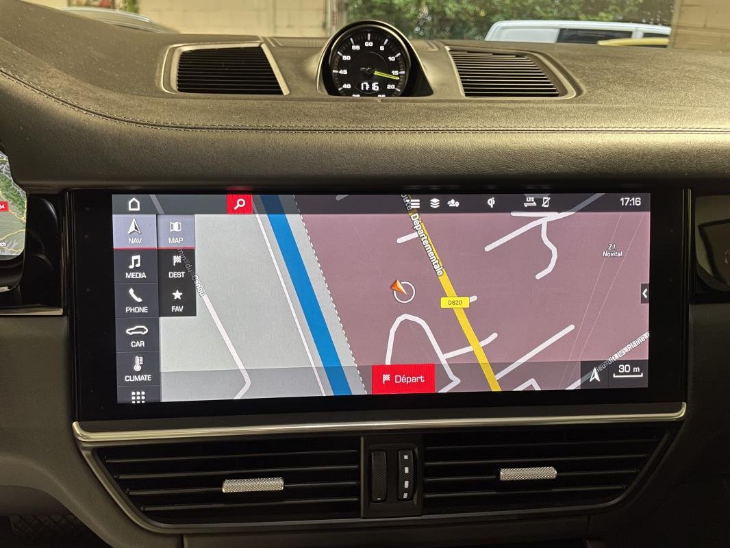 Porsche Cayenne - Photo 24
