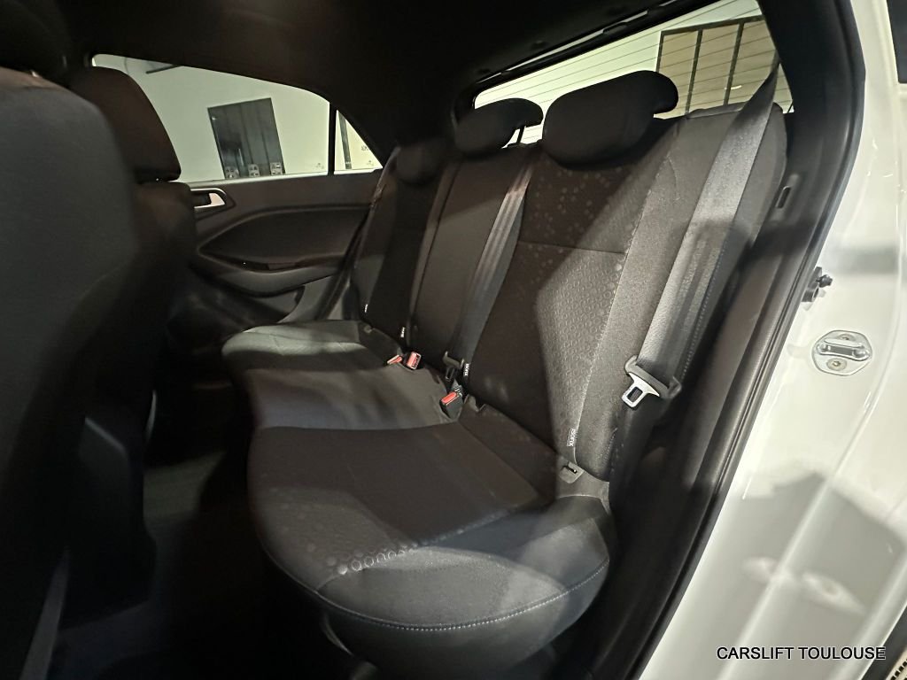 Hyundai i20 - Photo 18