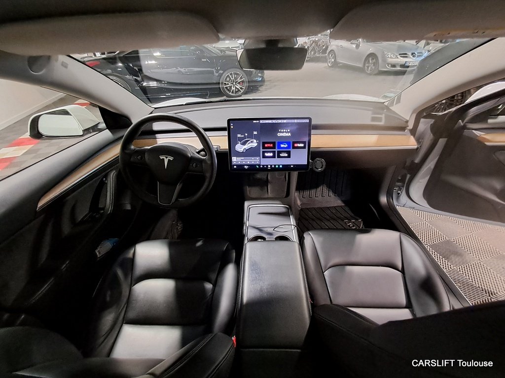 Tesla Model 3 - Photo 11