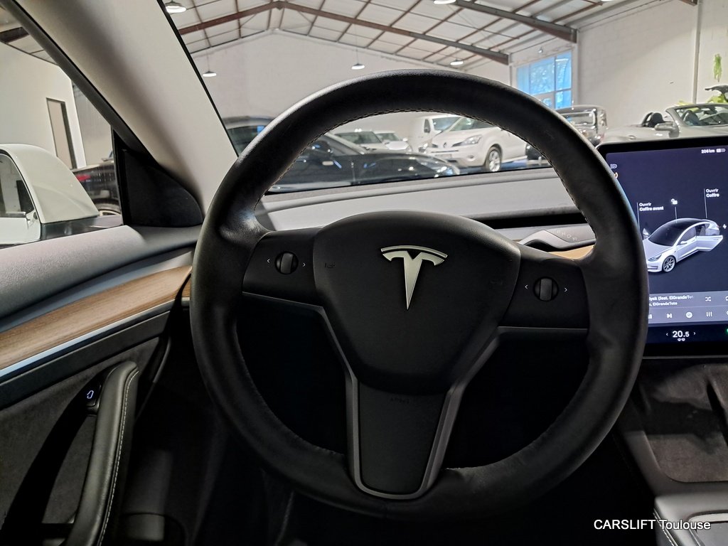 Tesla Model 3 - Photo 12