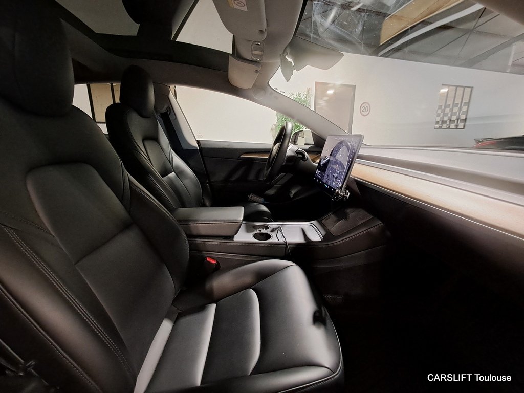 Tesla Model 3 - Photo 8