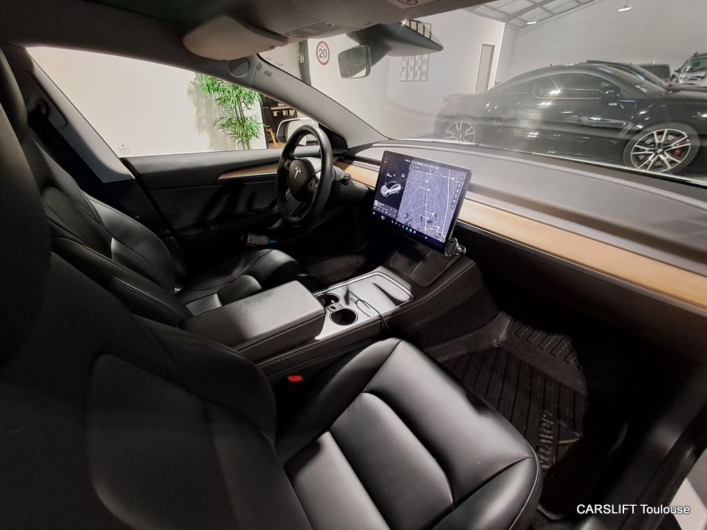 Tesla Model 3 - Photo 9
