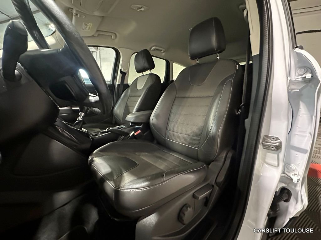 Ford Kuga - Photo 13
