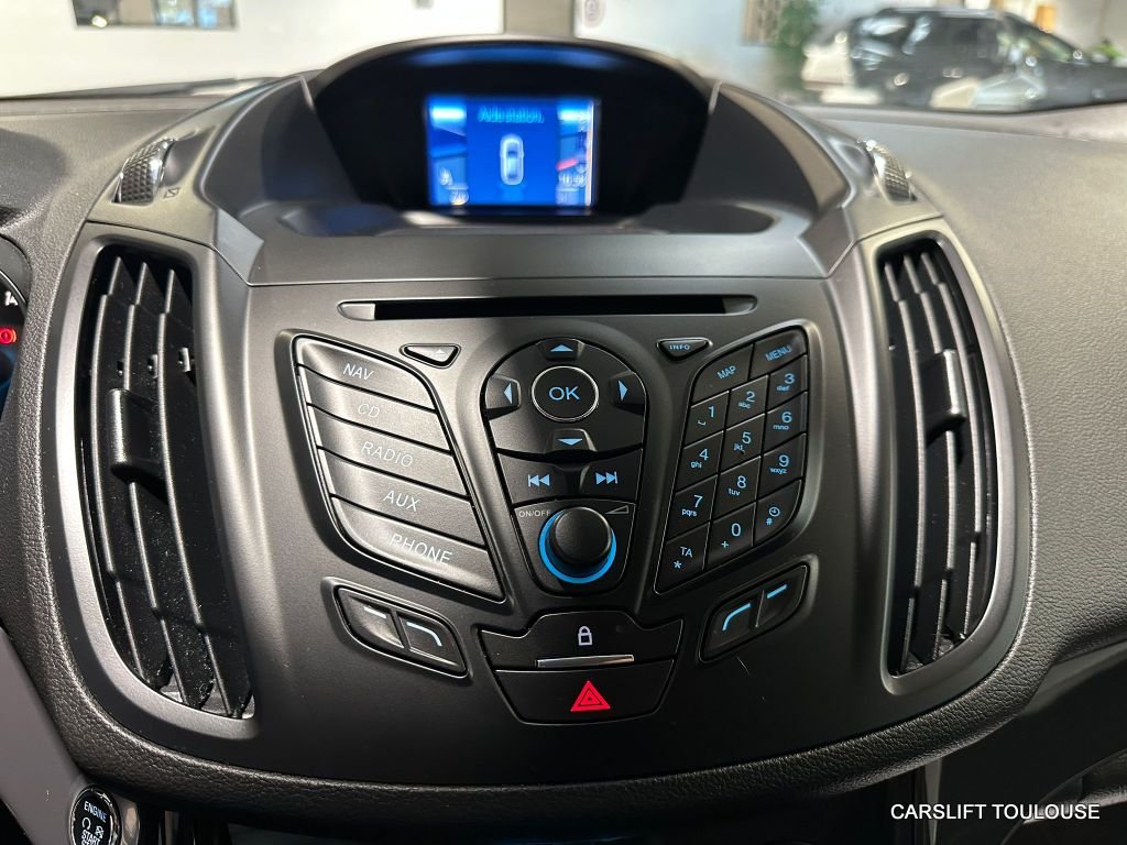 Ford Kuga - Photo 17