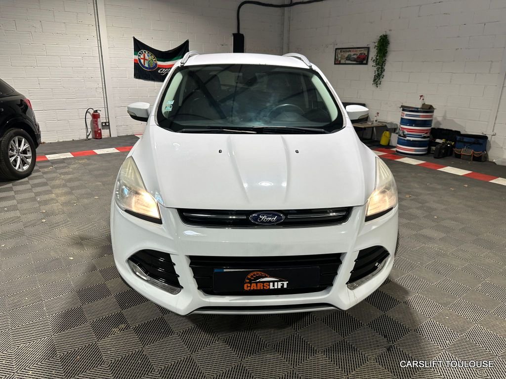 Ford Kuga - Photo 2