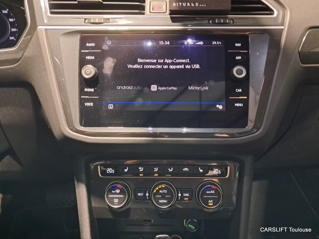 Volkswagen Tiguan - Photo 18