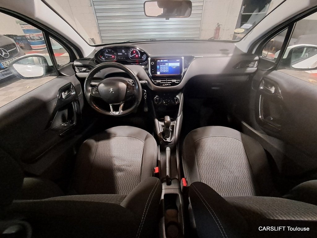 Peugeot 208 - Photo 13