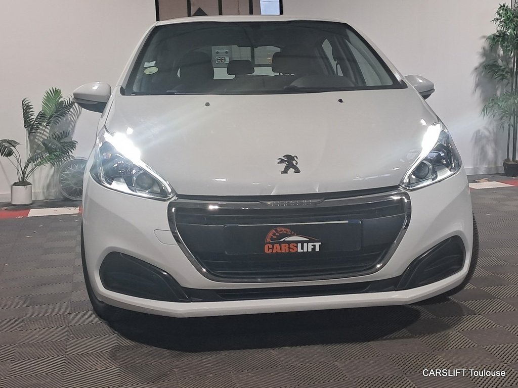 Peugeot 208 - Photo 2