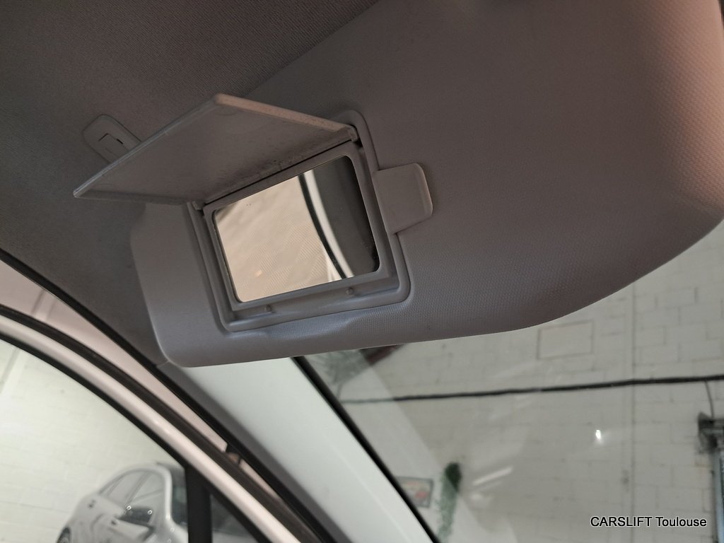 Peugeot 208 - Photo 23