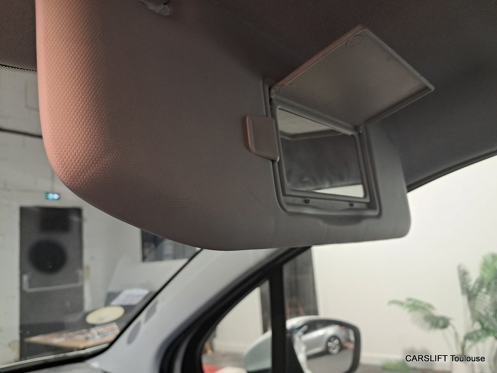 Peugeot 208 - Photo 24
