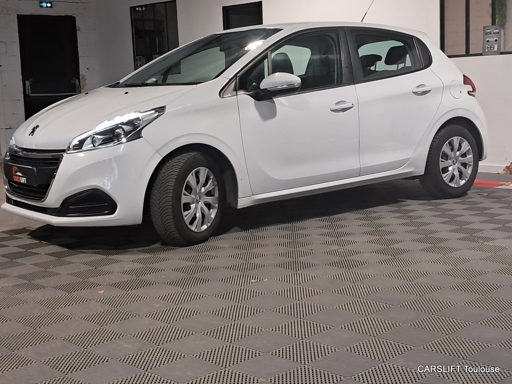 Peugeot 208 - Photo 3