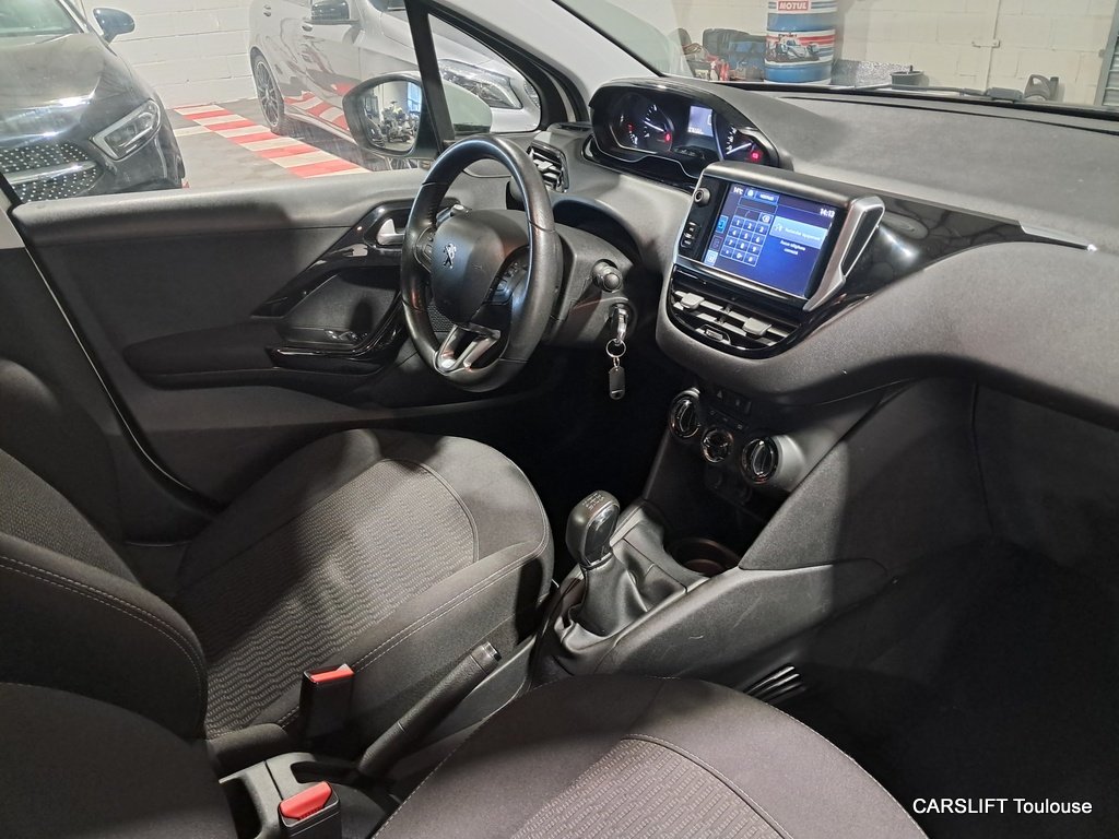 Peugeot 208 - Photo 10