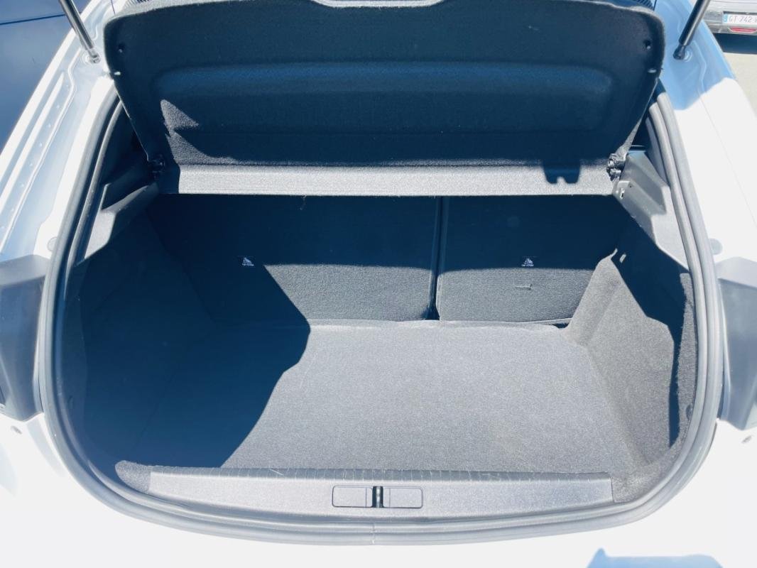 Peugeot 208 - Photo 6