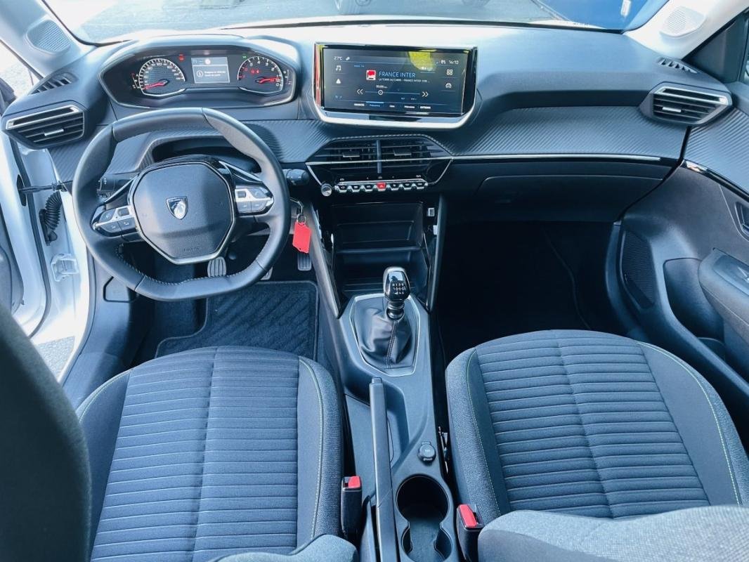 Peugeot 208 - Photo 9