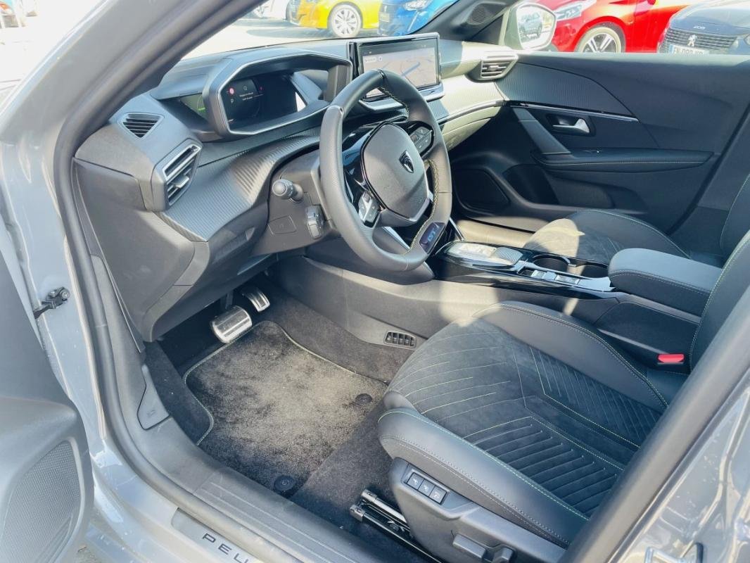 Peugeot E-208 - Photo 16