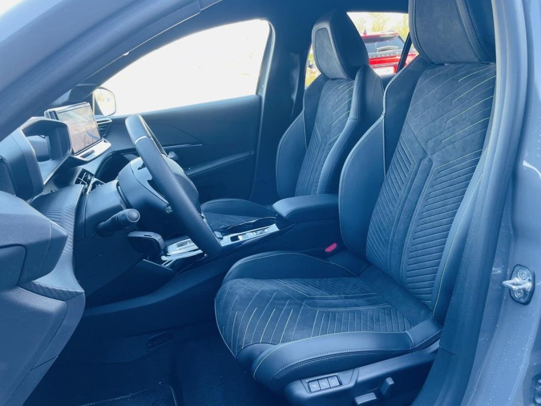 Peugeot E-208 - Photo 18