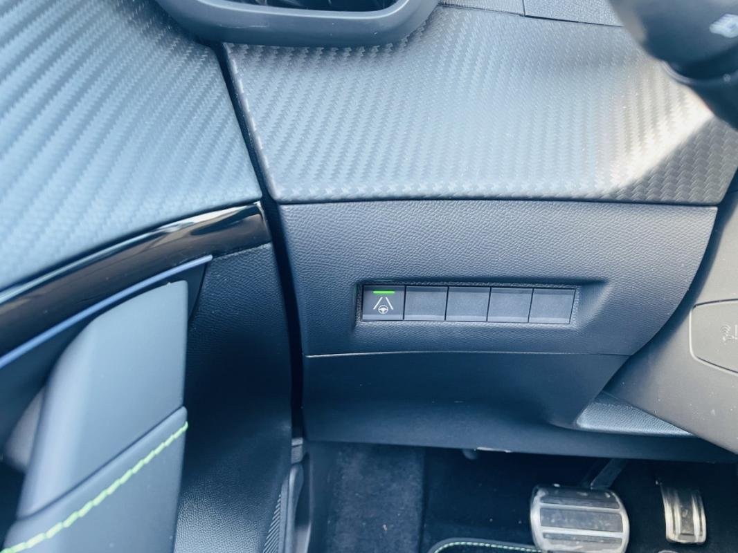 Peugeot E-208 - Photo 29