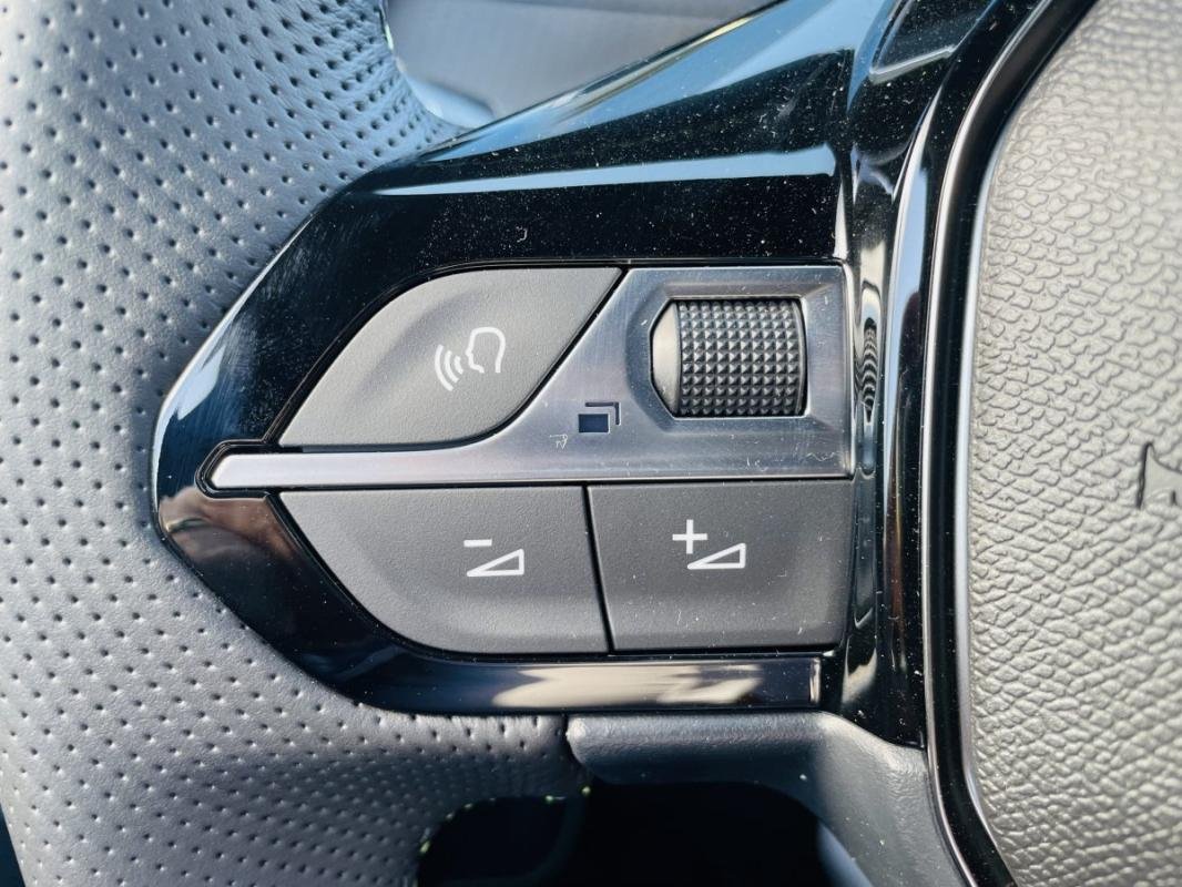 Peugeot E-208 - Photo 31