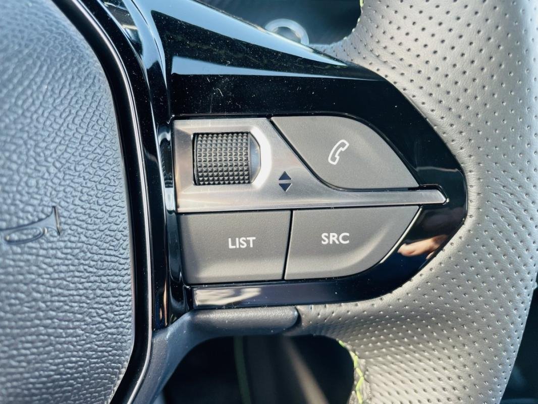 Peugeot E-208 - Photo 32