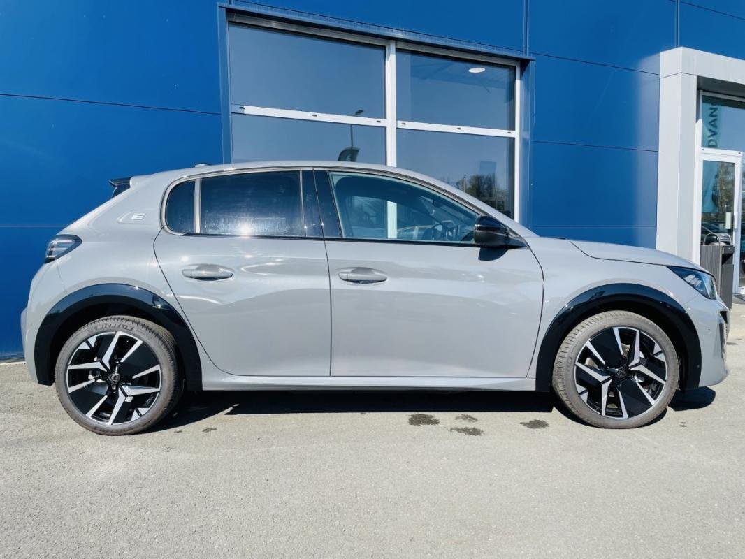 Peugeot E-208 - Photo 9