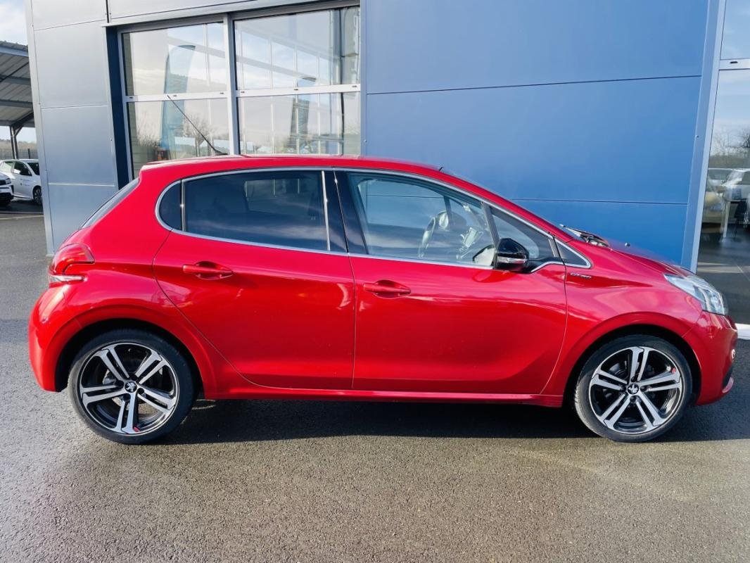 Peugeot 208 - Photo 12