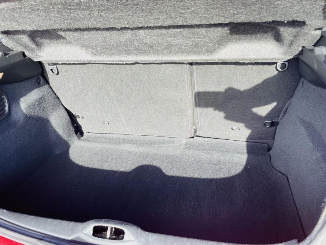 Peugeot 208 - Photo 16