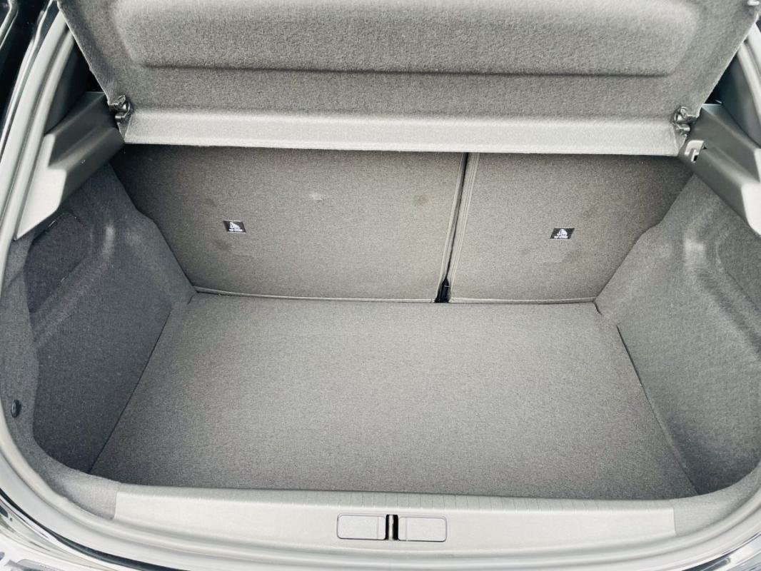 Peugeot 208 - Photo 15