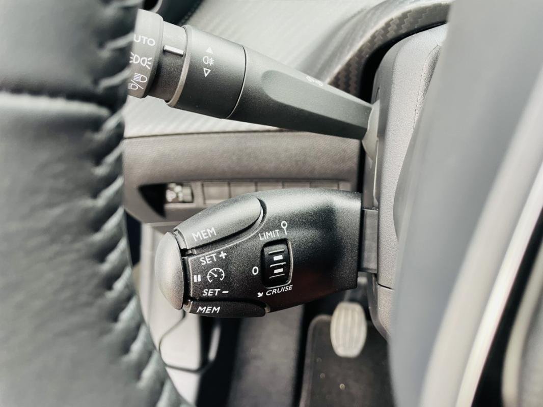 Peugeot 208 - Photo 24