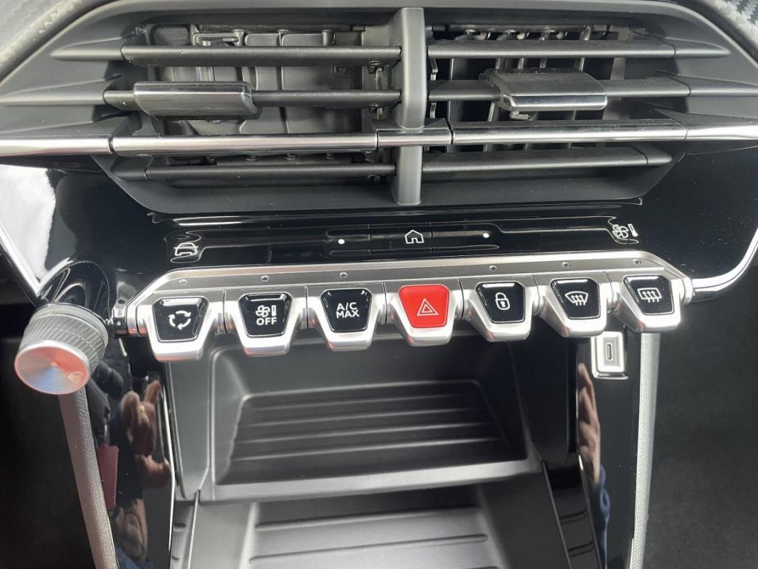 Peugeot 208 - Photo 26