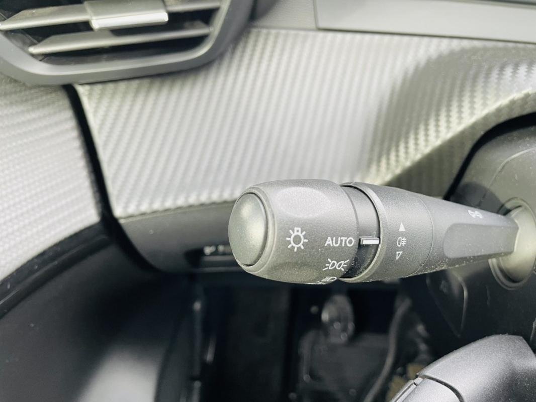 Peugeot 208 - Photo 25