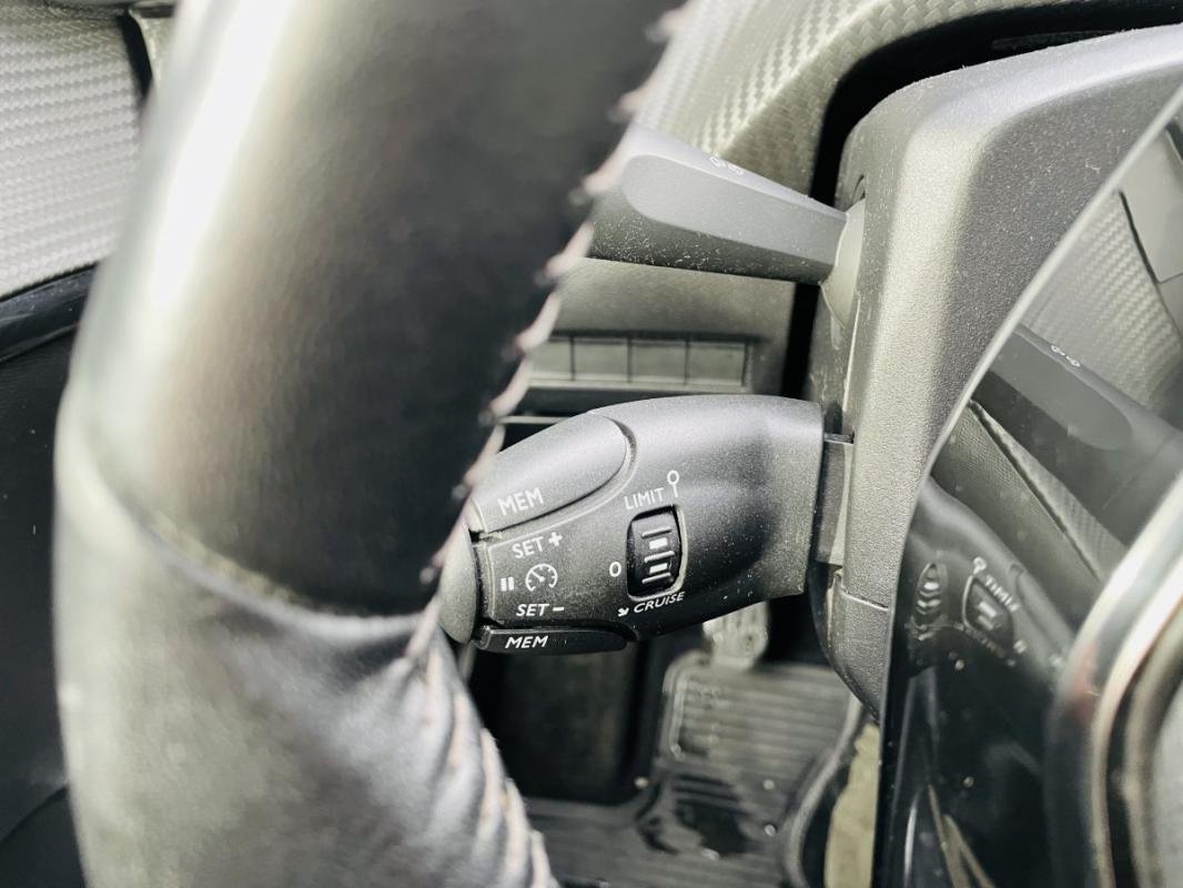 Peugeot 208 - Photo 26
