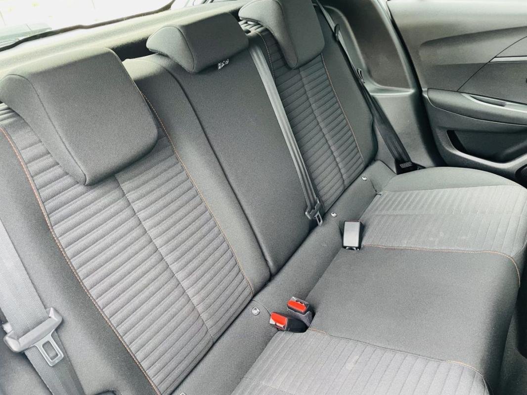 Peugeot 208 - Photo 12