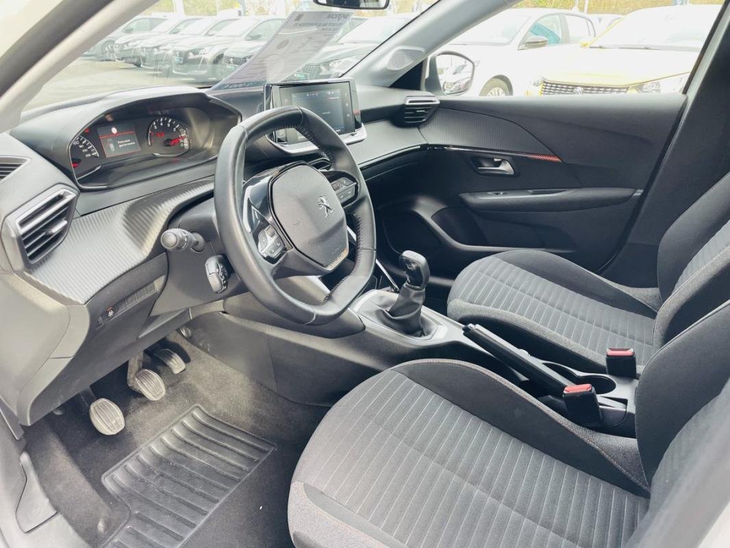 Peugeot 208 - Photo 17