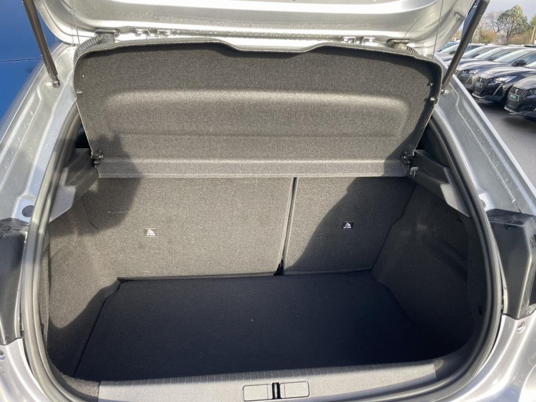 Peugeot 208 - Photo 12