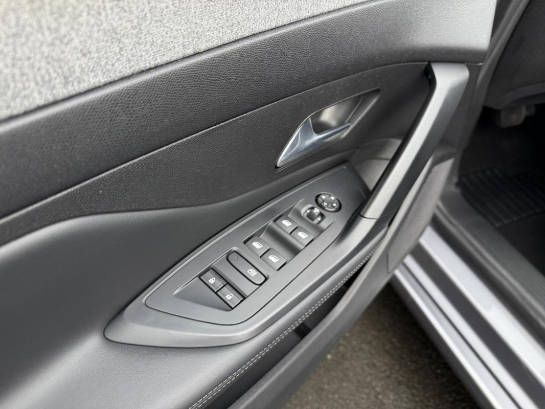 Peugeot 308 SW - Photo 24