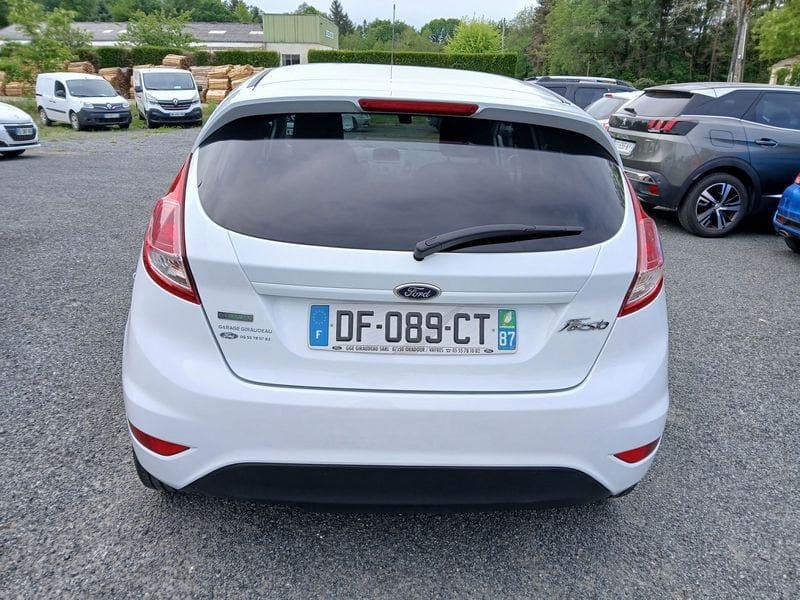 Ford Fiesta - Photo 3