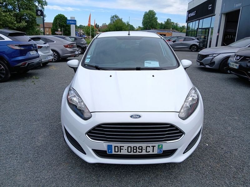 Ford Fiesta - Photo 6