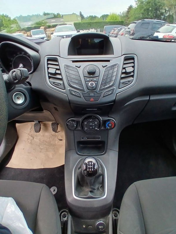 Ford Fiesta - Photo 9