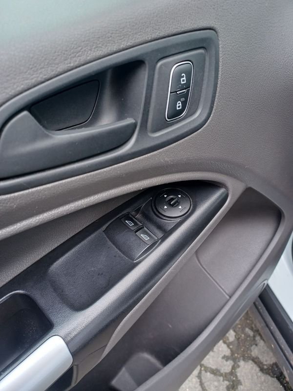 Ford Tourneo Connect - Photo 11