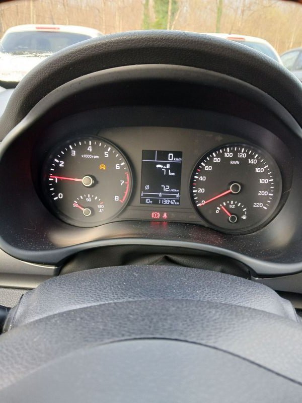 Kia Stonic - Photo 11