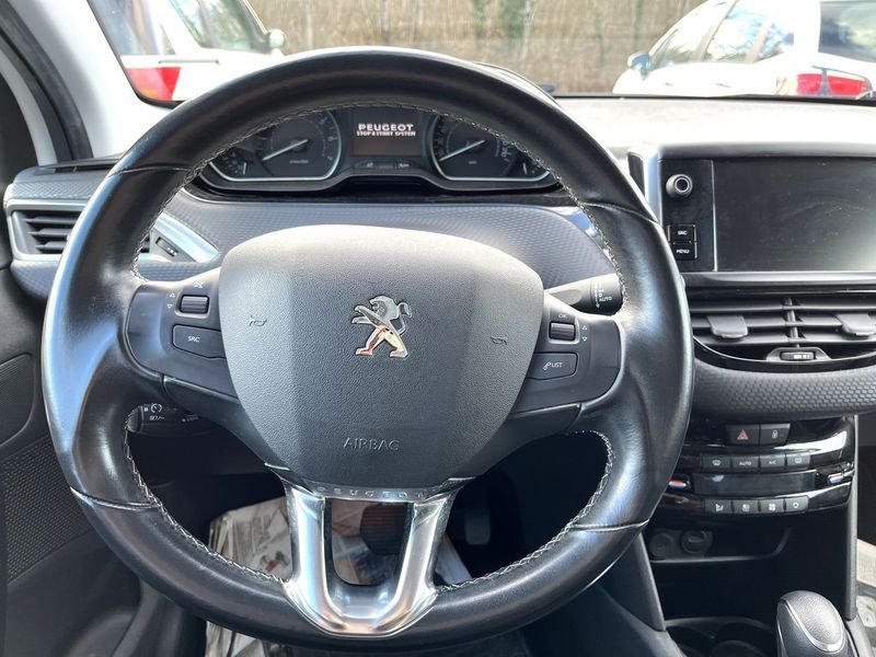Peugeot 208 - Photo 8
