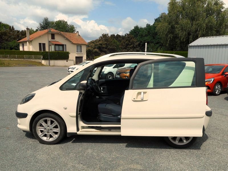 Peugeot 1007 - Photo 9