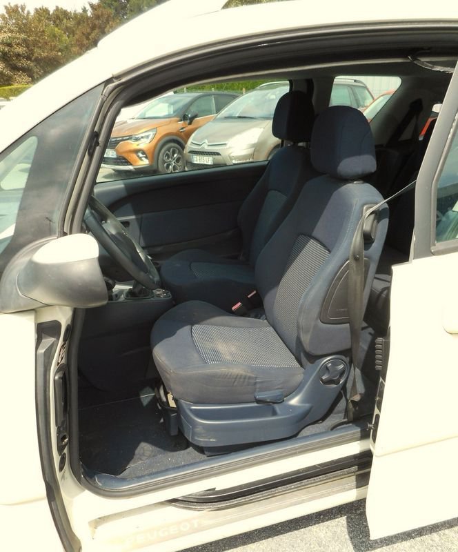 Peugeot 1007 - Photo 10