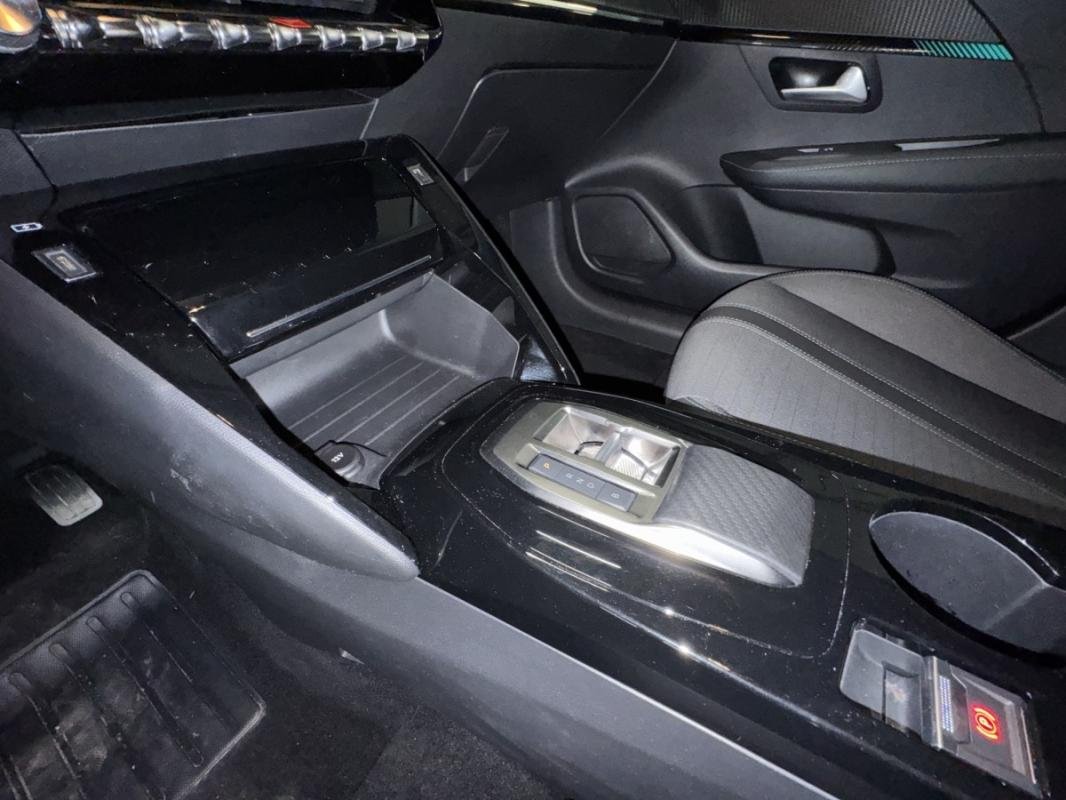 Peugeot E-208 - Photo 14