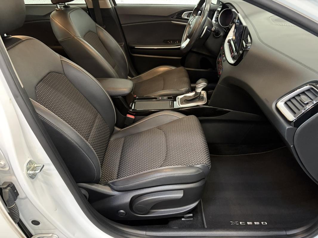 Kia Xceed - Photo 38