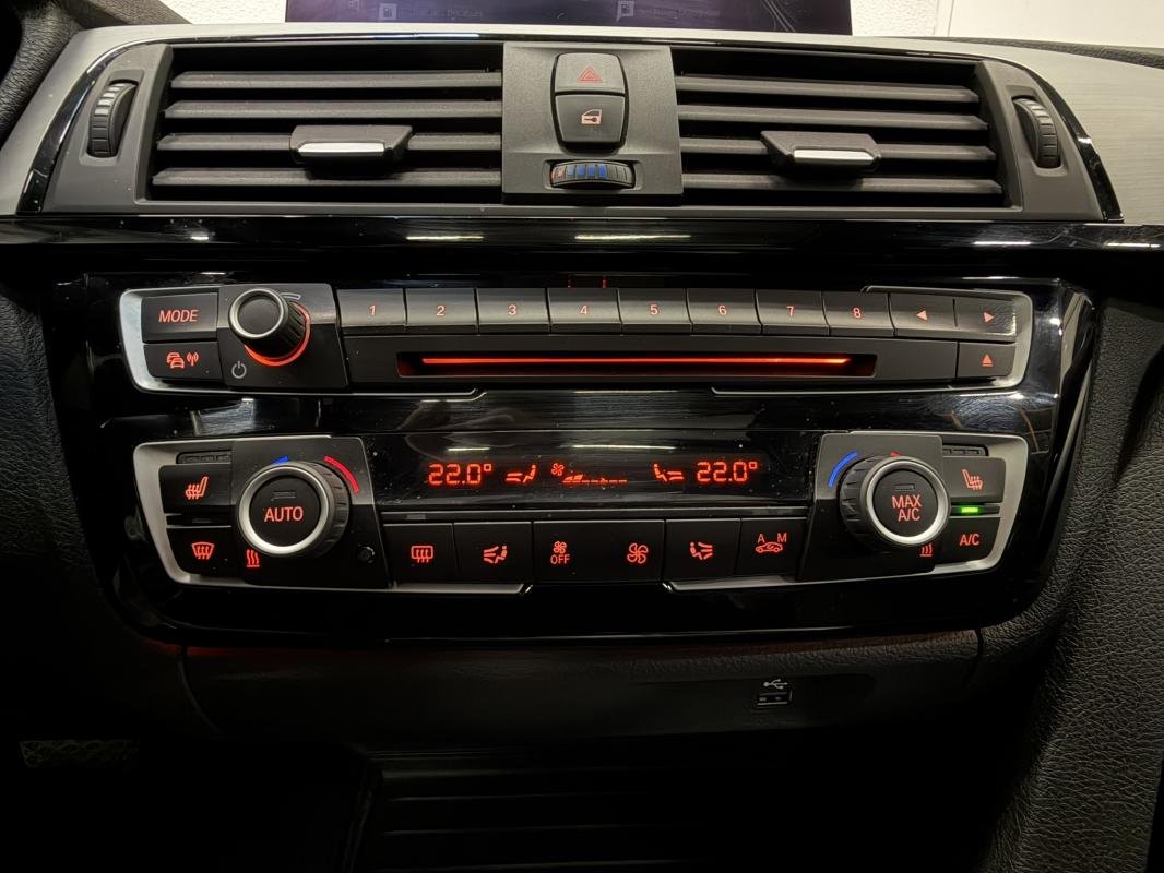 BMW 320d Touring - Photo 24